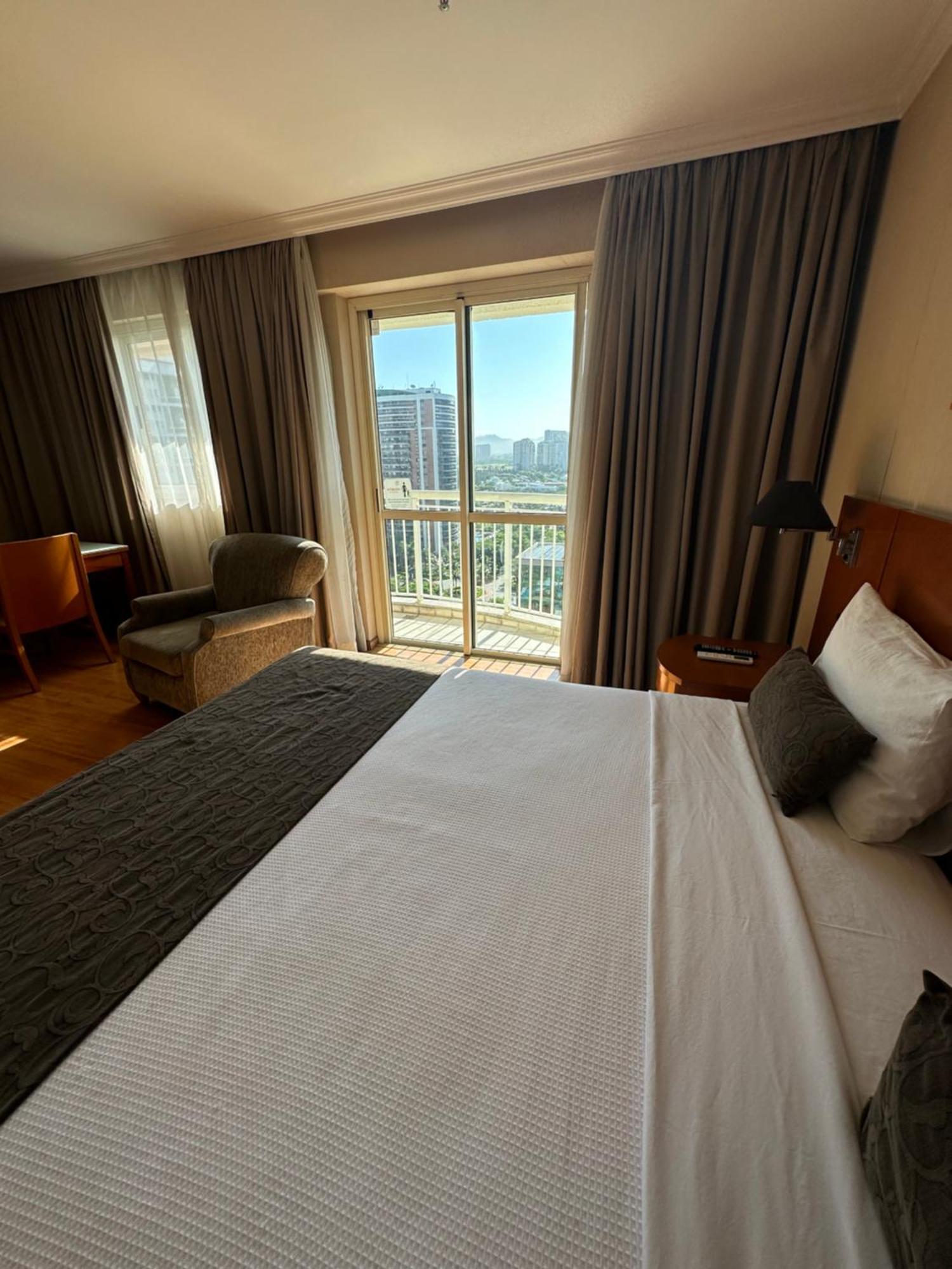 Flat Com Vista Panoramica -15- Na Barra Da Tijuca - Estacionamento Gratuito - Frigobar - Ar Condicionado - Piscina - Academia - Balsa Para Praia Gratis - Varanda - Vista Parcial Mar E Lagoa Rio de Janeiro Exteriör bild
