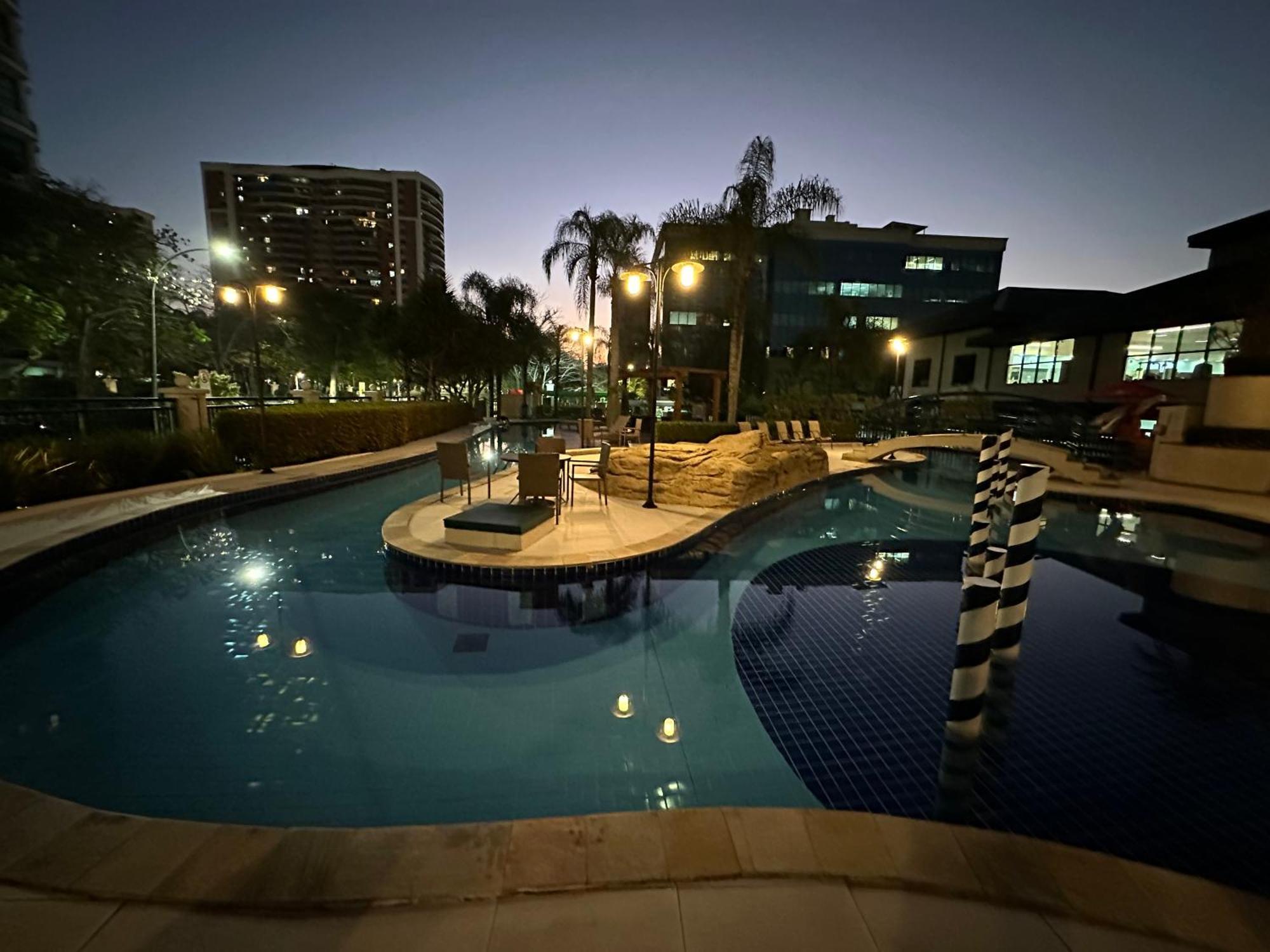 Flat Com Vista Panoramica -15- Na Barra Da Tijuca - Estacionamento Gratuito - Frigobar - Ar Condicionado - Piscina - Academia - Balsa Para Praia Gratis - Varanda - Vista Parcial Mar E Lagoa Rio de Janeiro Exteriör bild