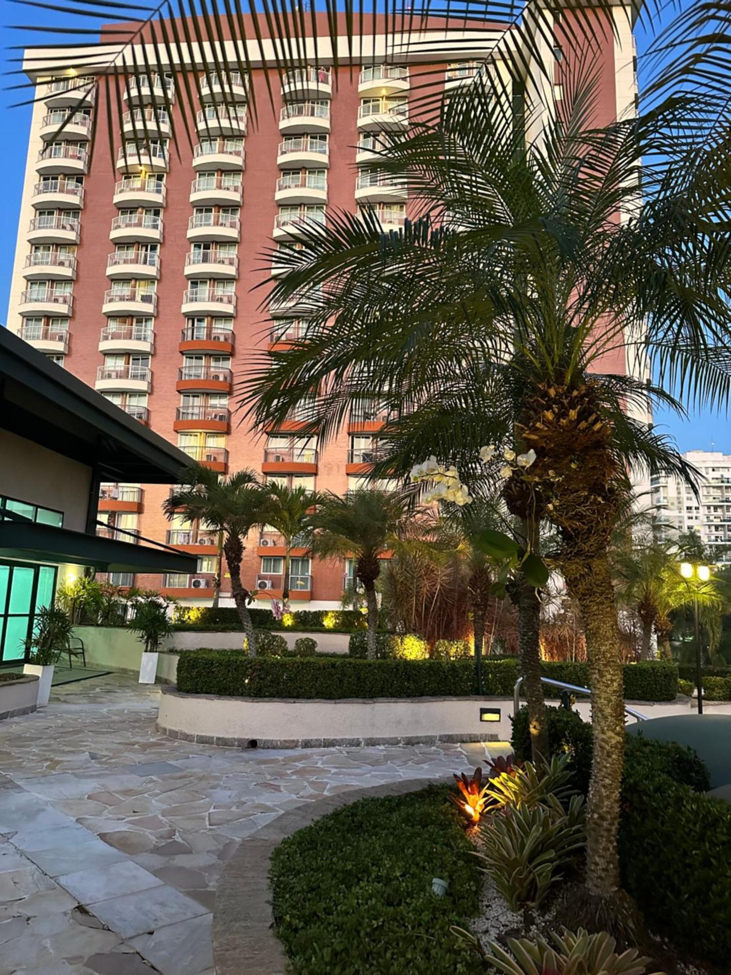 Flat Com Vista Panoramica -15- Na Barra Da Tijuca - Estacionamento Gratuito - Frigobar - Ar Condicionado - Piscina - Academia - Balsa Para Praia Gratis - Varanda - Vista Parcial Mar E Lagoa Rio de Janeiro Exteriör bild