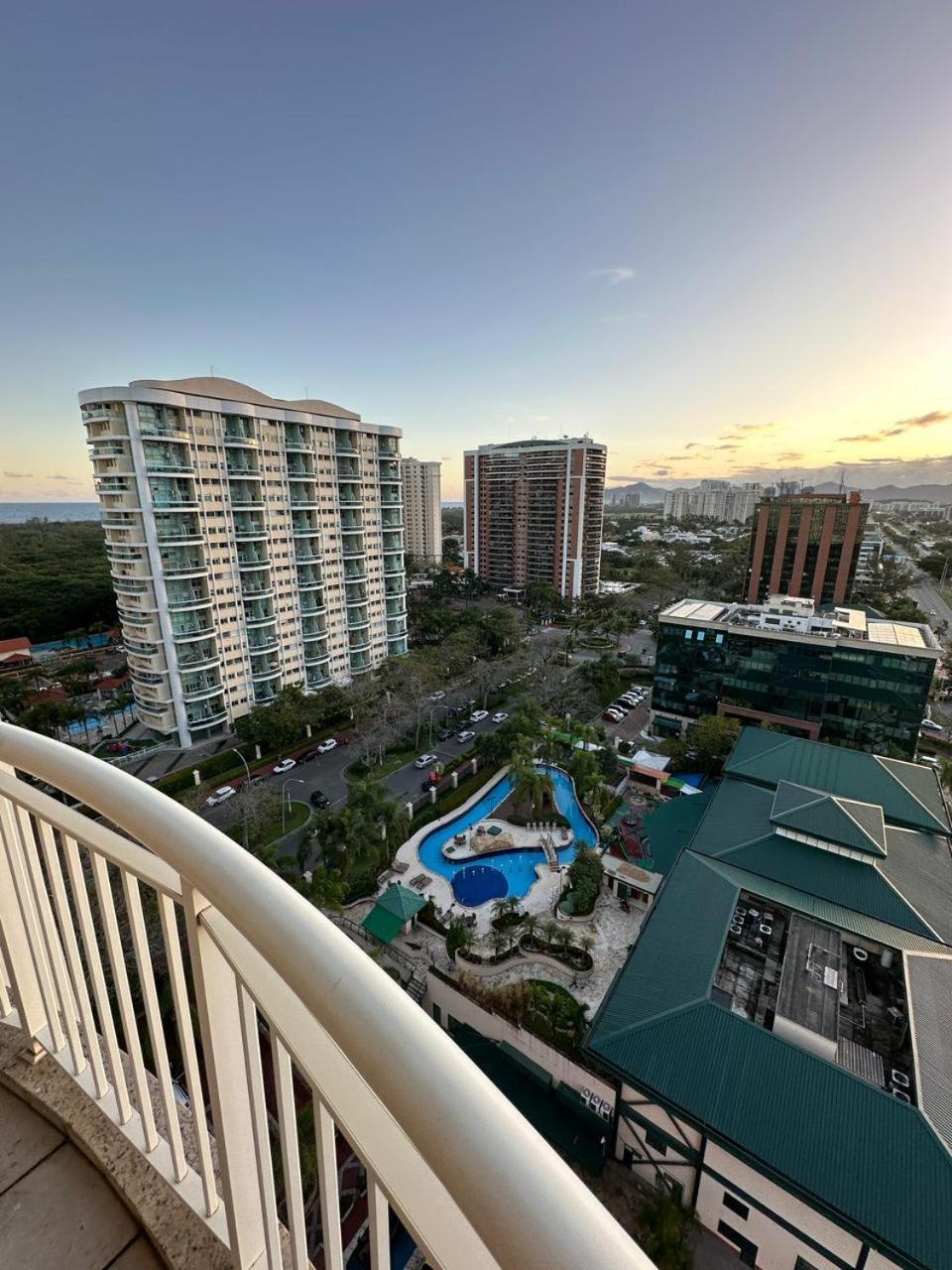 Flat Com Vista Panoramica -15- Na Barra Da Tijuca - Estacionamento Gratuito - Frigobar - Ar Condicionado - Piscina - Academia - Balsa Para Praia Gratis - Varanda - Vista Parcial Mar E Lagoa Rio de Janeiro Exteriör bild